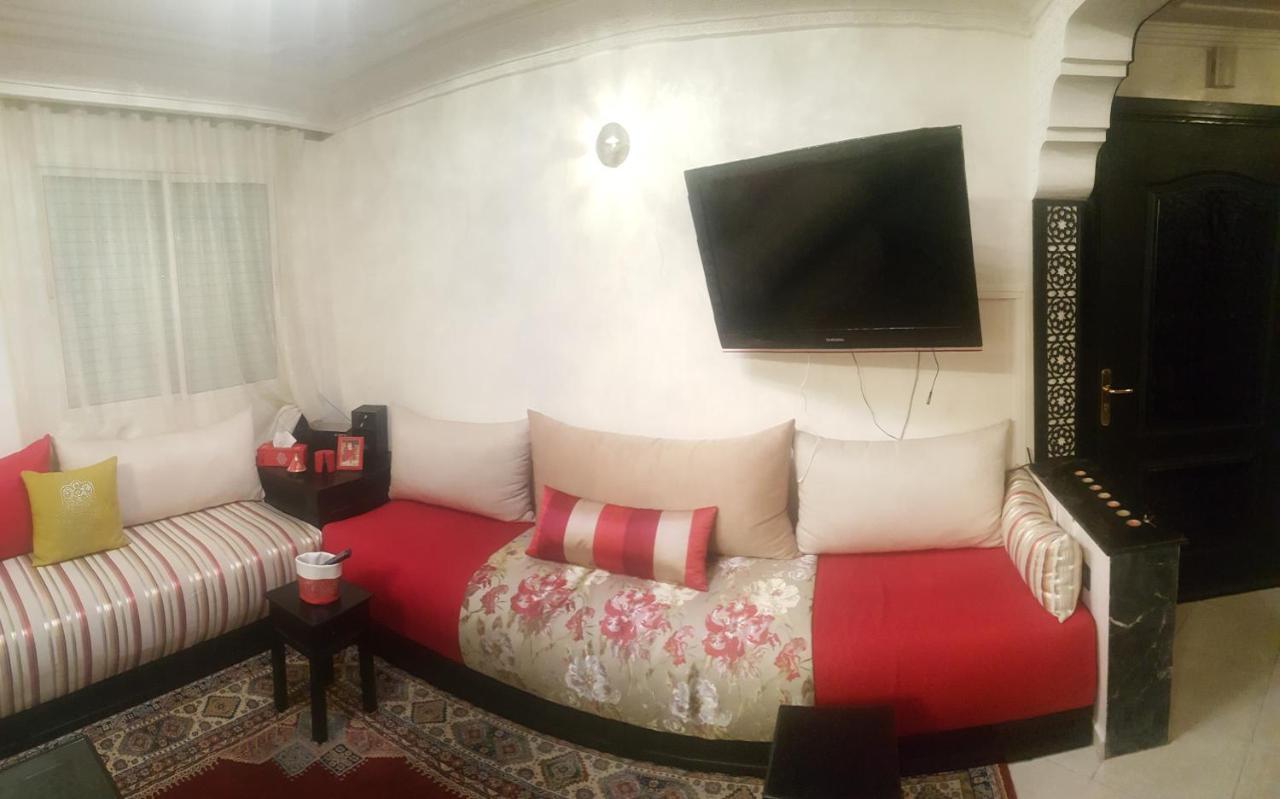 Ayam Room Salé Екстериор снимка
